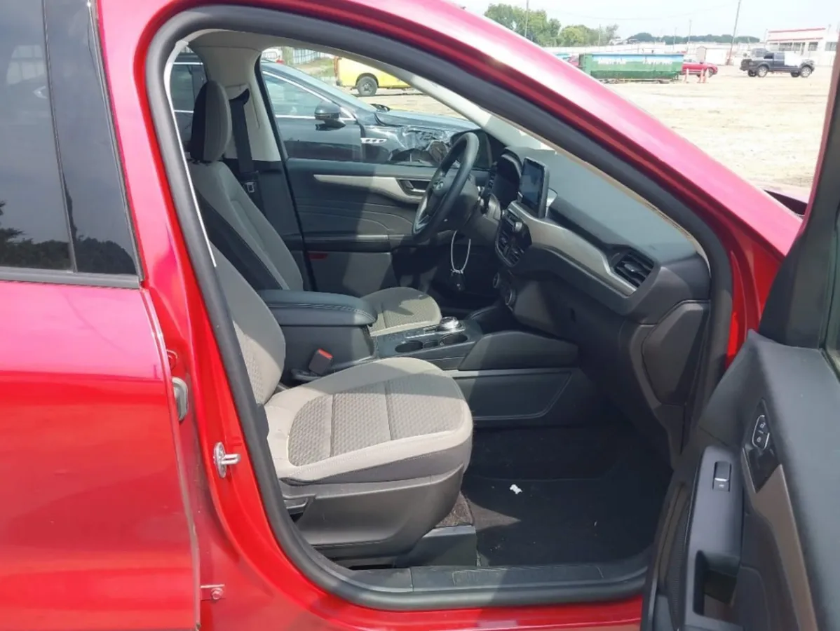 FORD ESCAPE SE 2022