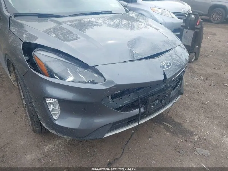 FORD ESCAPE SEL 2022