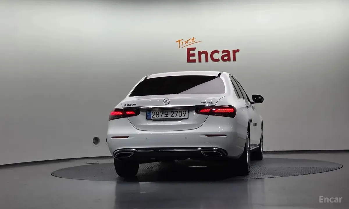 MERCEDES-BENZ E-CLASS 220D 4MATIC 2021