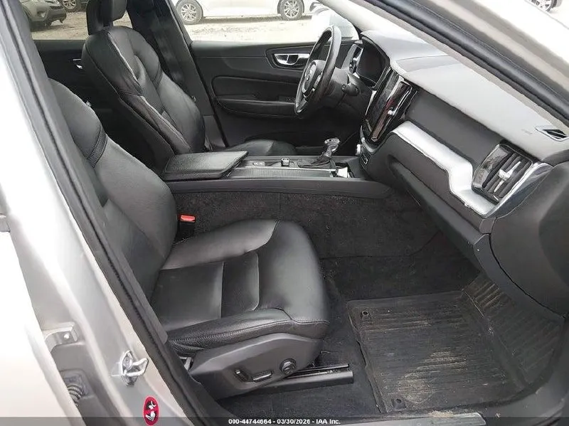 VOLVO XC60 T6 MOMENTUM 2018