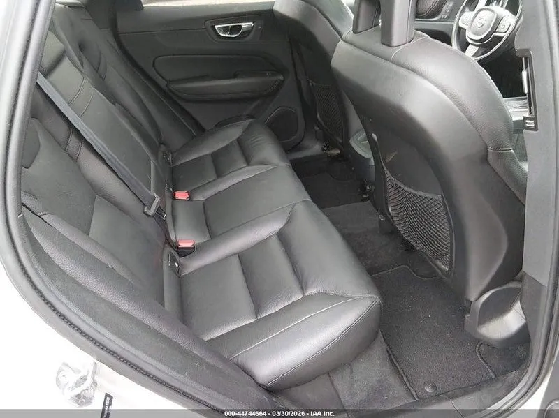VOLVO XC60 T6 MOMENTUM 2018