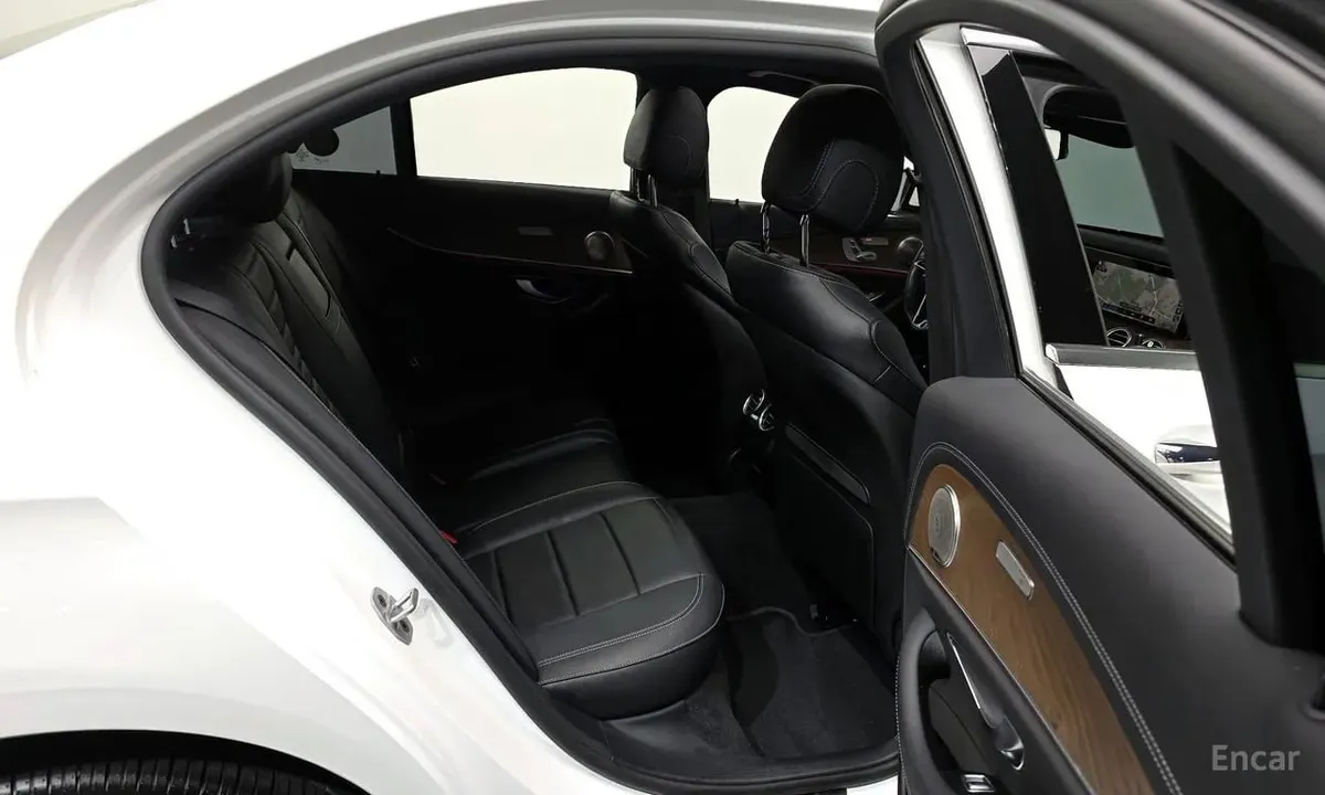 MERCEDES-BENZ E220D EXCLUSIVE 2021