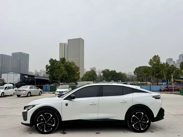 PEUGEOT 408X 2023