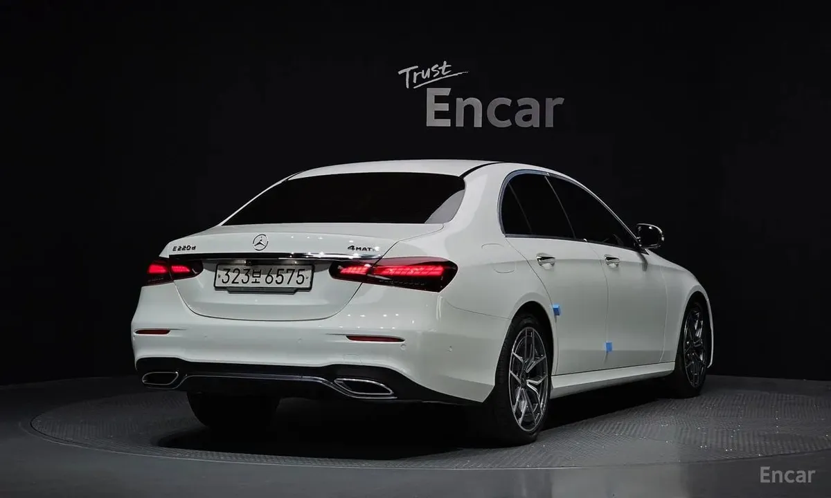 MERCEDES-BENZ E220D AMG LINE 2022