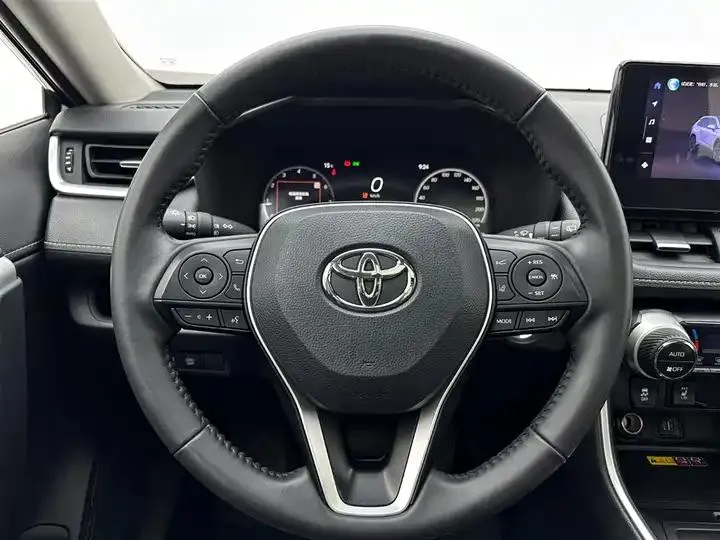 TOYOTA RAV4 FASHION PLUS EDITION 2023