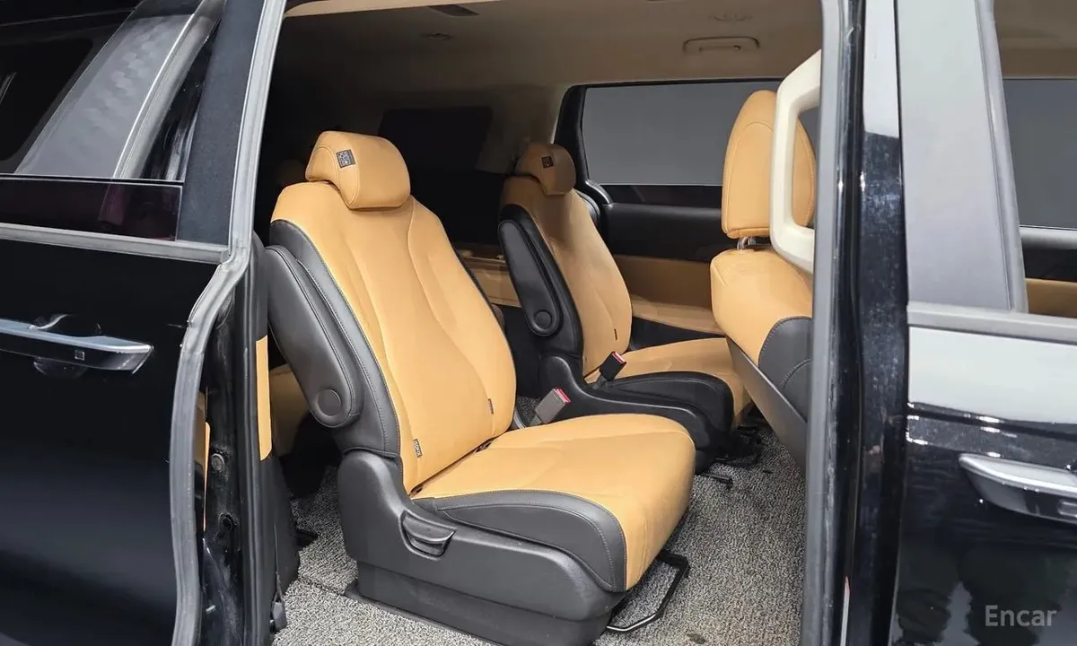 KIA CARNIVAL 9-SEATER PRESTIGE 2021