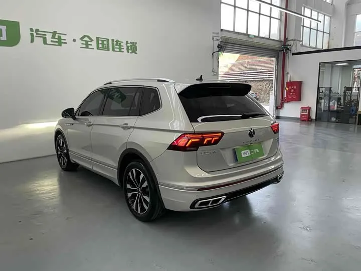 VOLKSWAGEN TIGUAN L 2022