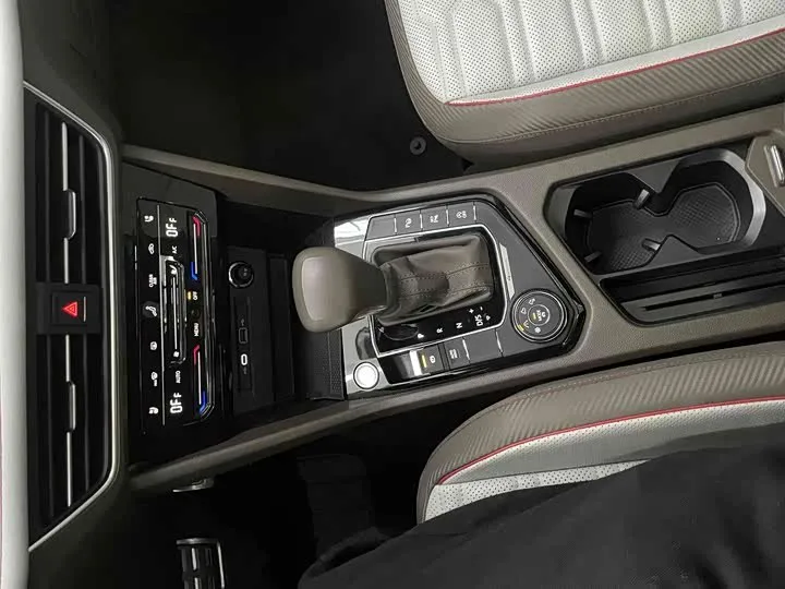 VOLKSWAGEN TIGUAN L 2022