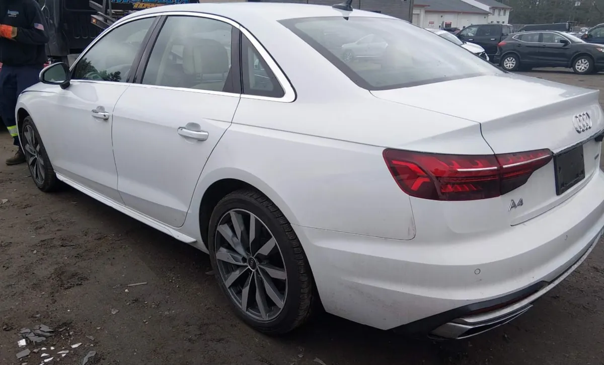 AUDI A4 PREMIUM PLUS 2023