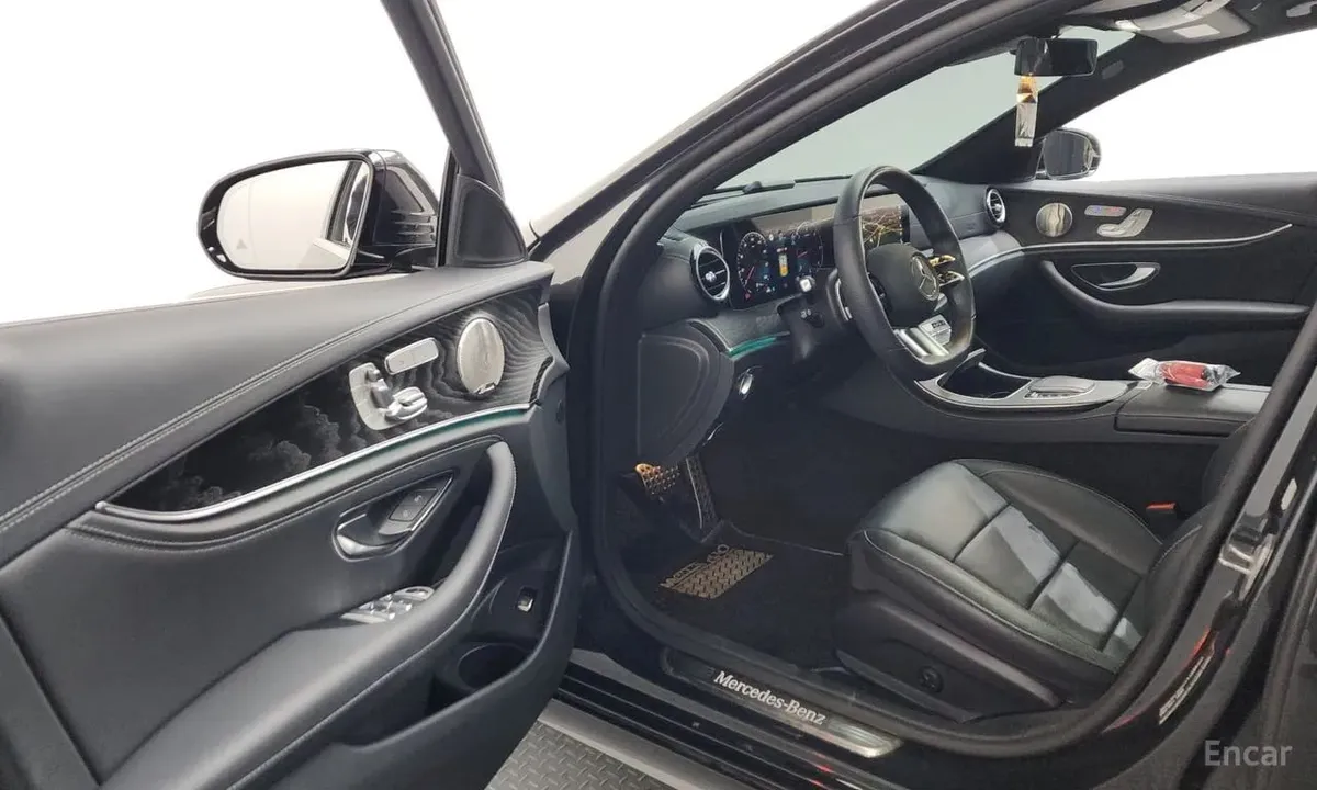 MERCEDES-BENZ E220D AMG LINE 2022
