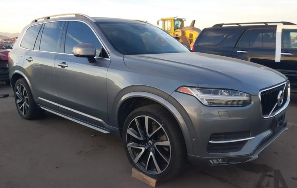 VOLVO XC90 T6 MOMENTUM 2018