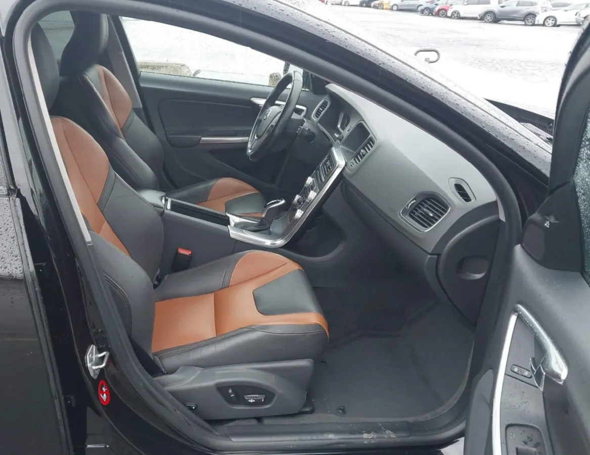 VOLVO V60 CROSS COUNTRY T5 2018