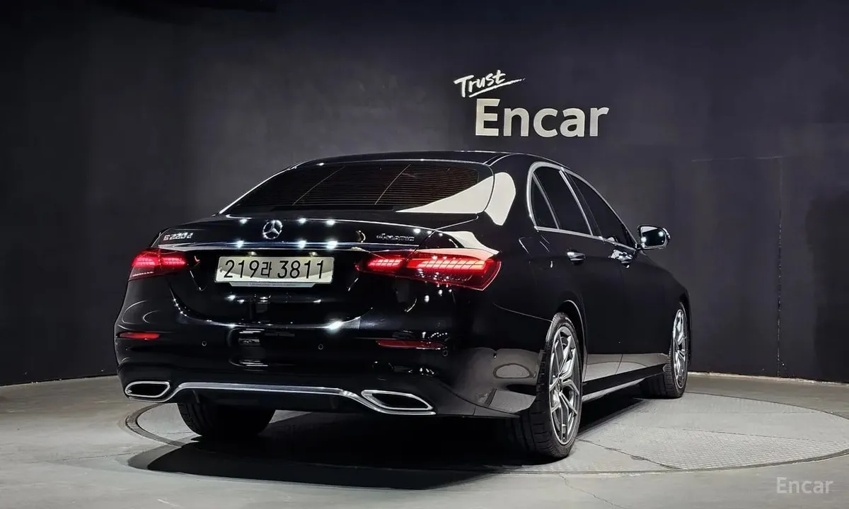 MERCEDES-BENZ E220D AMG LINE 2022