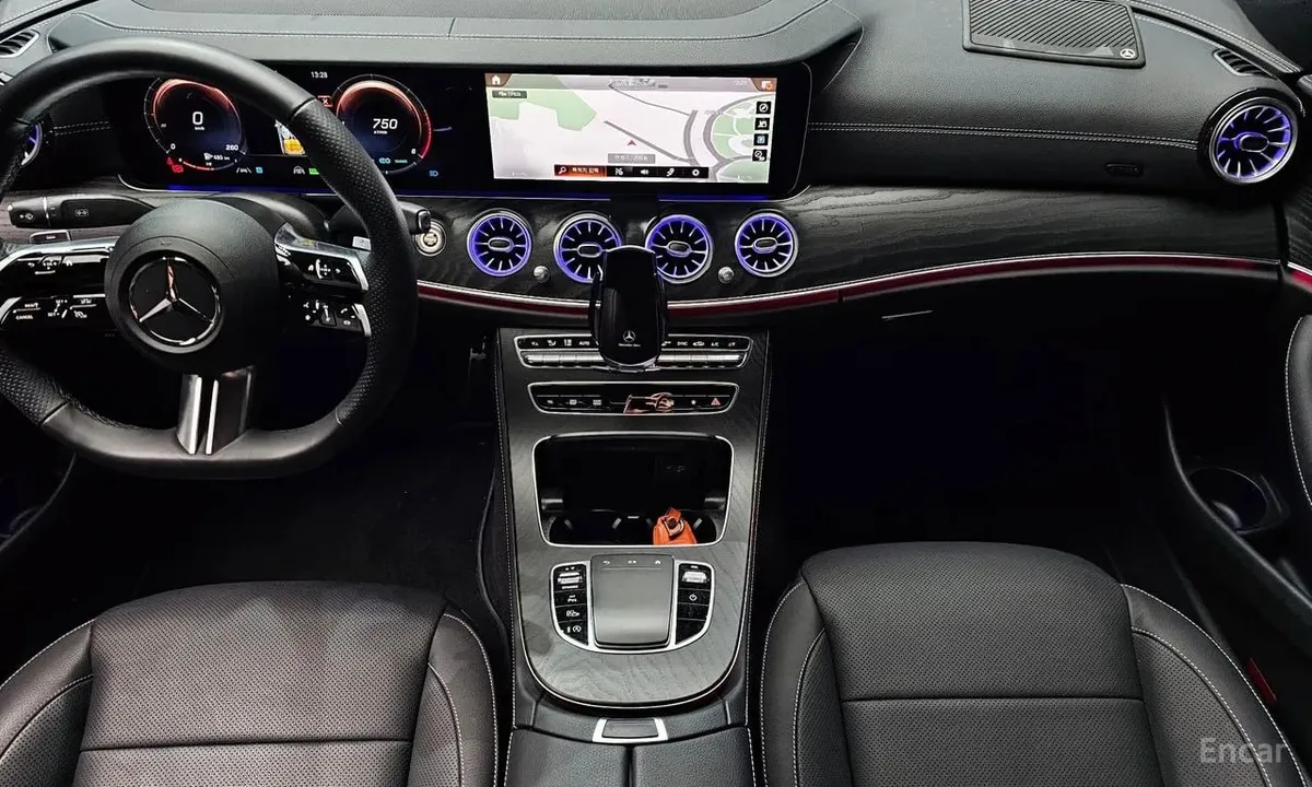 MERCEDES-BENZ E220D AMG LINE 2022