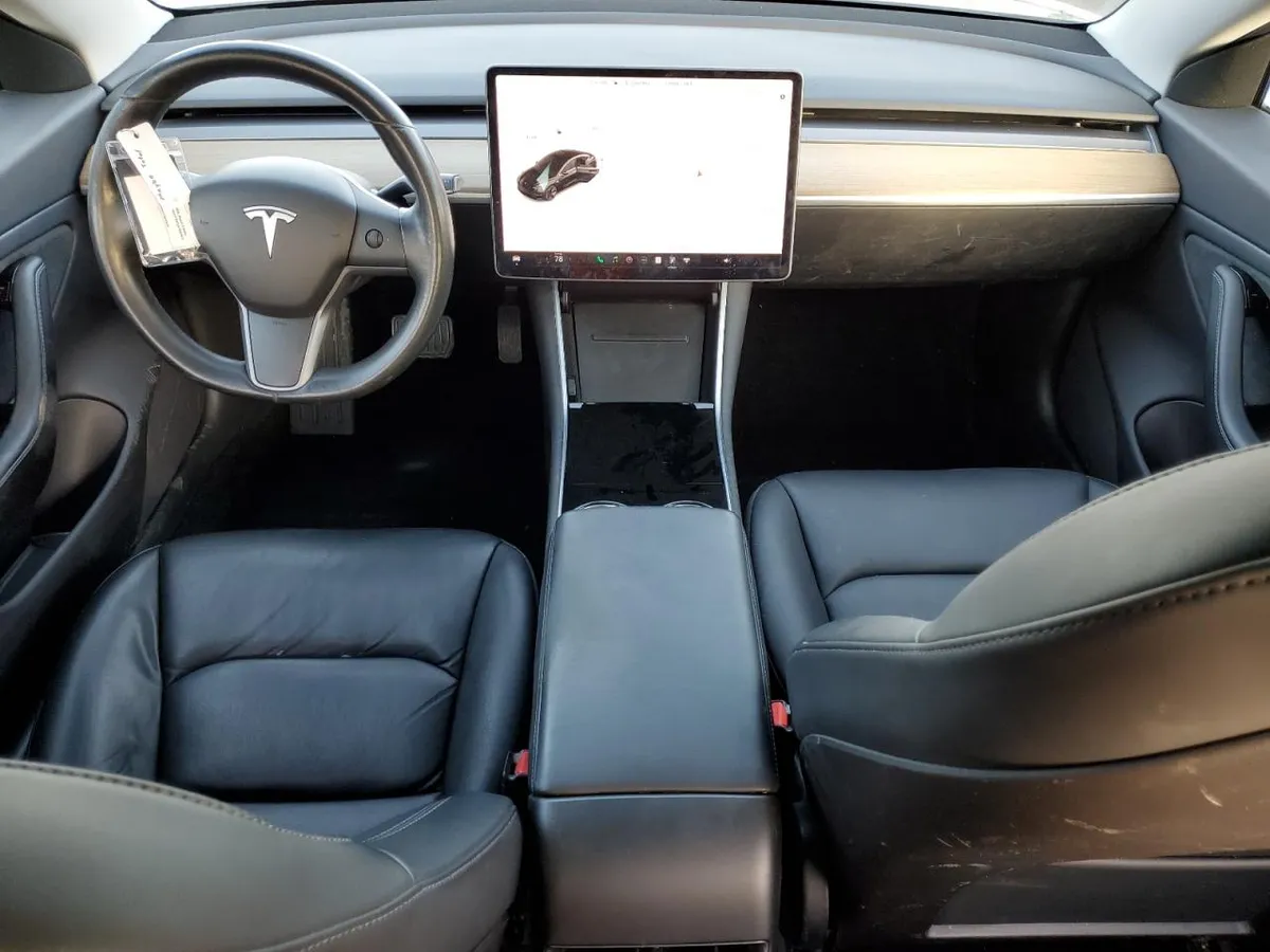 TESLA MODEL 3 2019