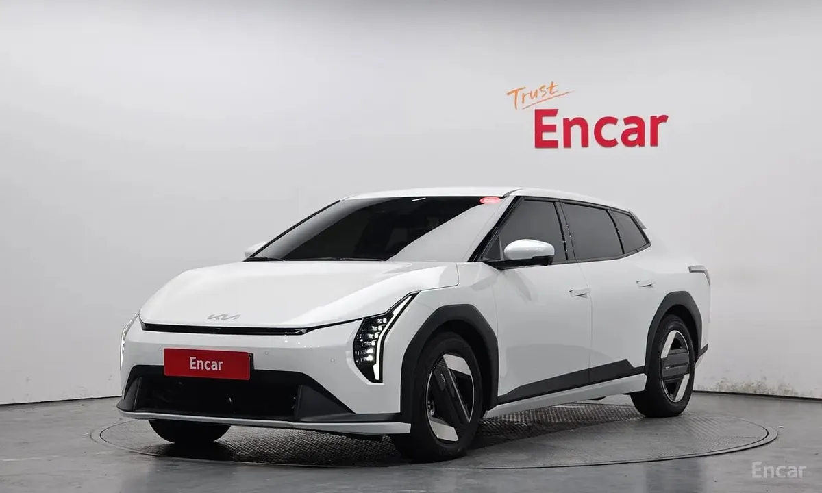 KIA EV4 EARTH ПОДОГРЕВ ВЕНТИЛЯЦИЯ И ПАМЯТЬ ПЕРЕДНИХ СИДЕНИЙ 2026