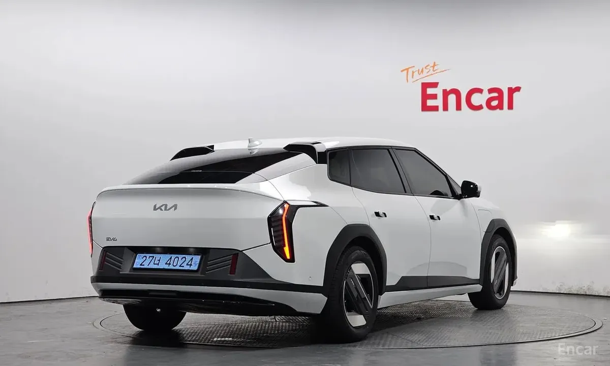KIA EV4 EARTH ПОДОГРЕВ ВЕНТИЛЯЦИЯ И ПАМЯТЬ ПЕРЕДНИХ СИДЕНИЙ 2026
