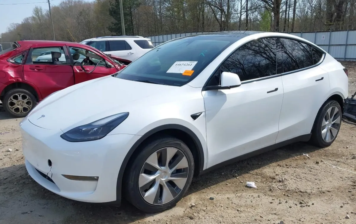 TESLA MODEL Y AWD/LONG RANGE 2023