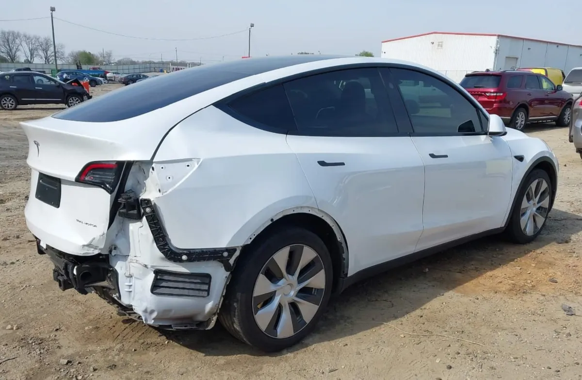 TESLA MODEL Y AWD/LONG RANGE 2023