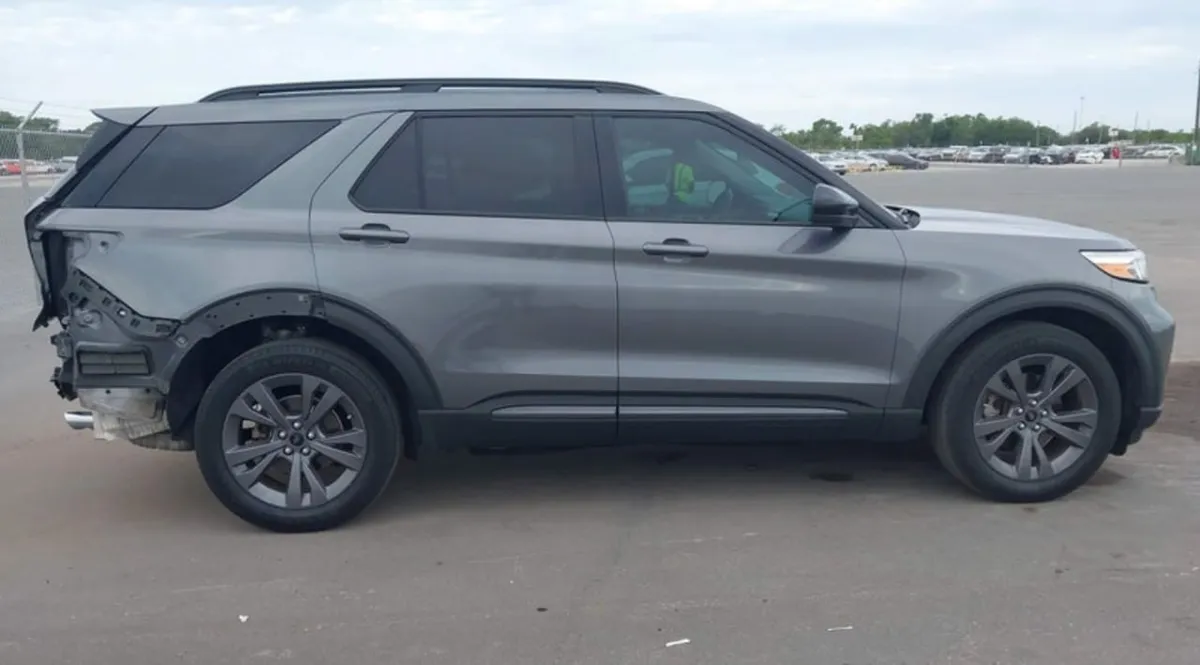 FORD EXPLORER XLT 2022