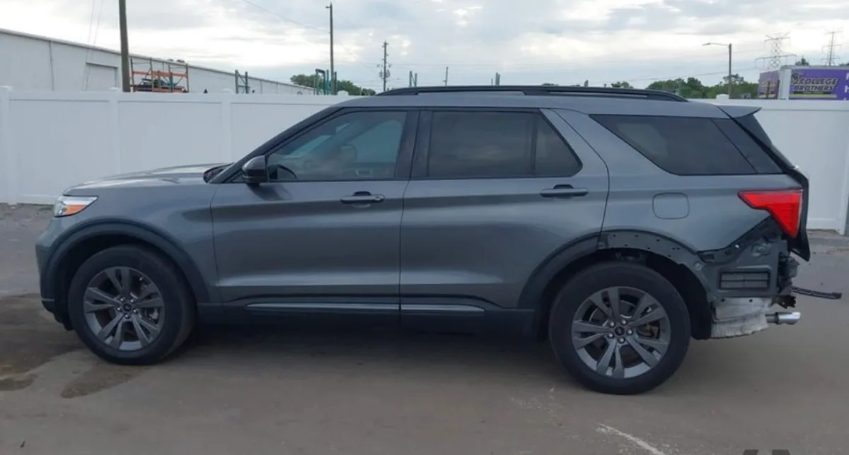 FORD EXPLORER XLT 2022