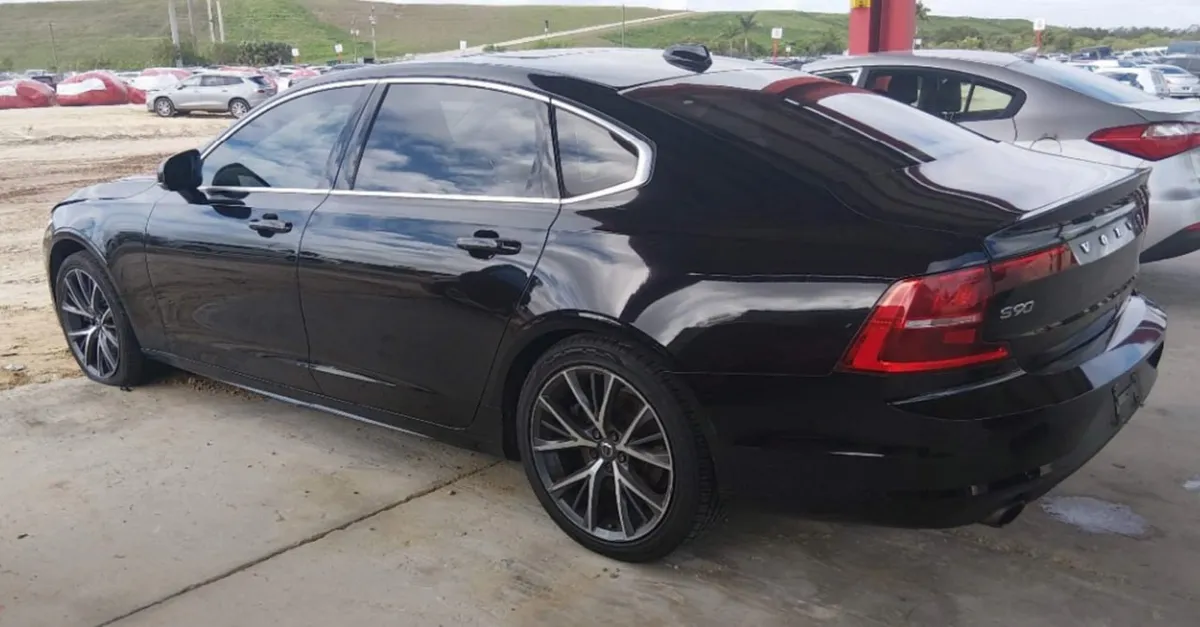 VOLVO S90 T5 MOMENTUM 2019