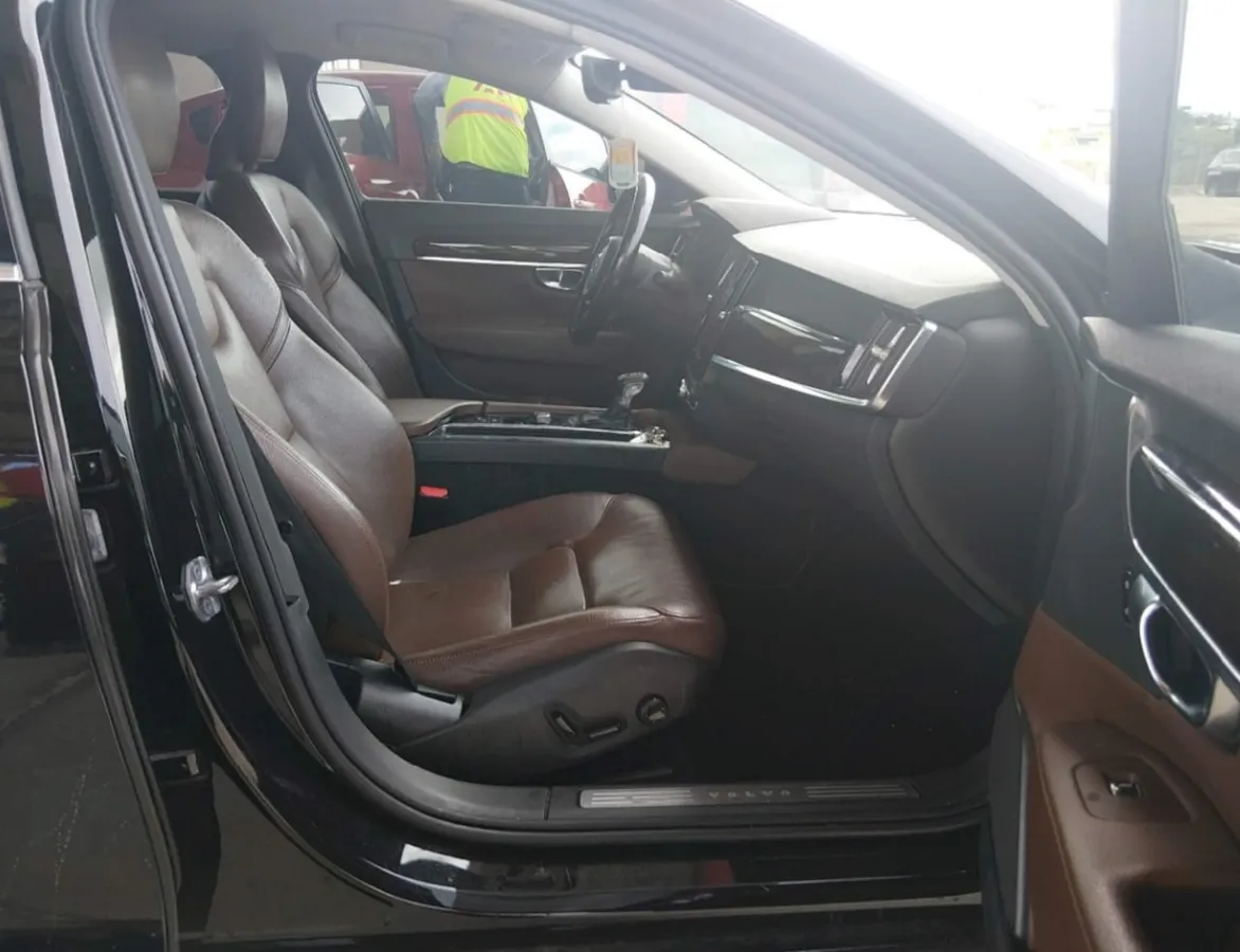 VOLVO S90 T5 MOMENTUM 2019