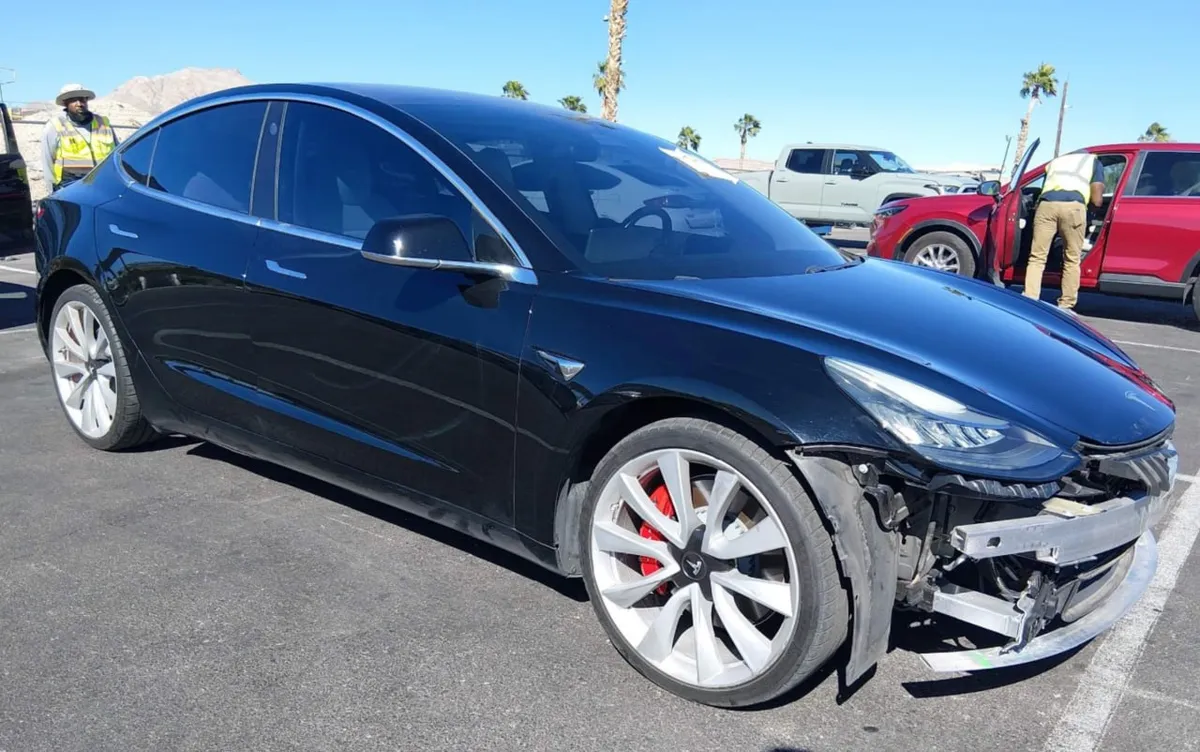 TESLA MODEL 3 LONG RANGE/PERFORMANCE 2018