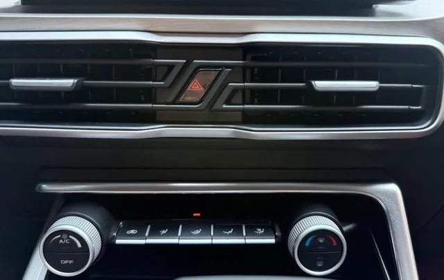 GEELY BINYUE 2025