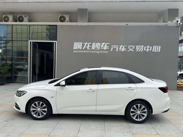 CHEVROLET CRUZE 2022