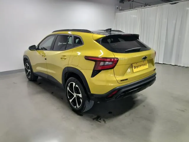 GEELY STARMAX RS 1 2022