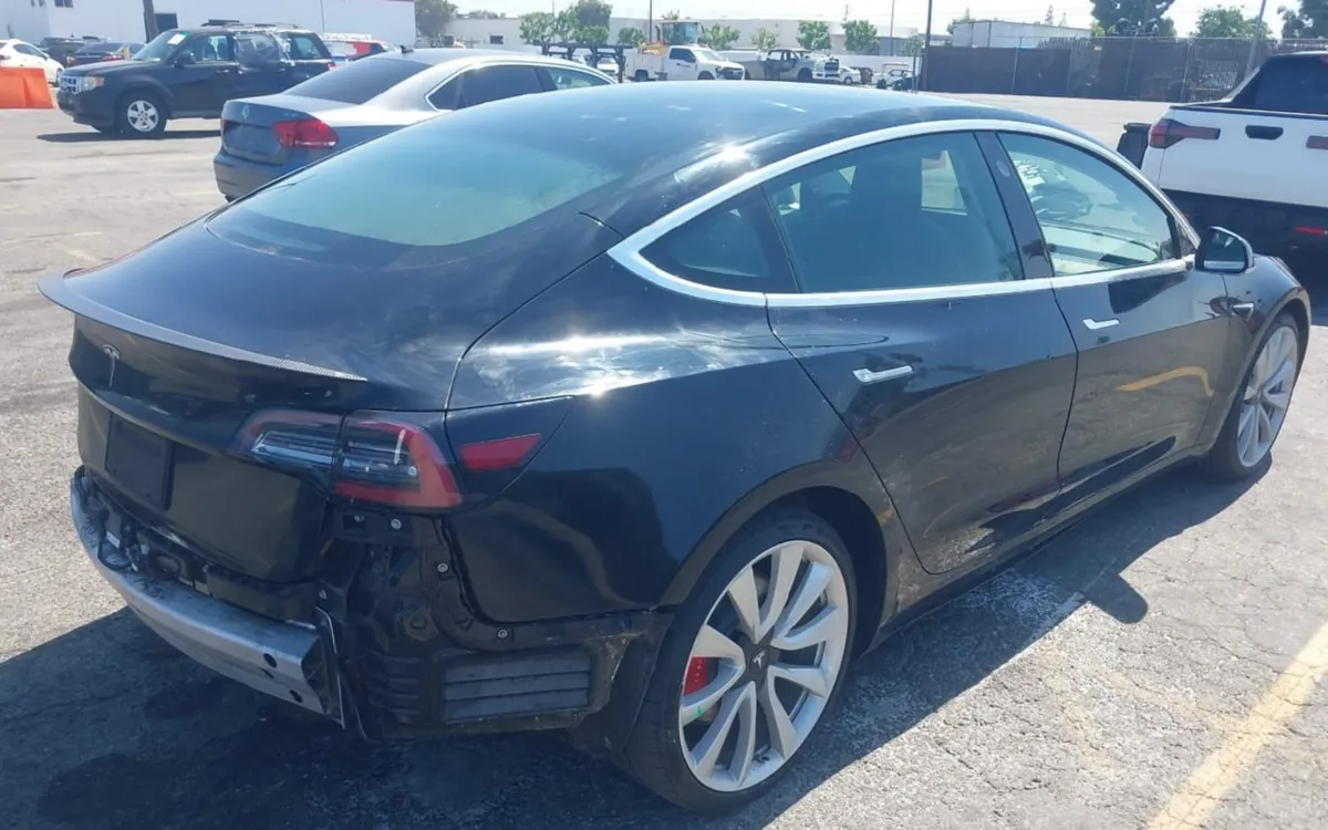 TESLA MODEL 3 LONG RANGE/PERFORMANCE 2019
