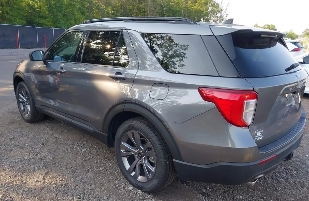 FORD EXPLORER XLT 2022