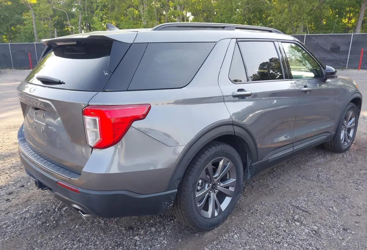 FORD EXPLORER XLT 2022