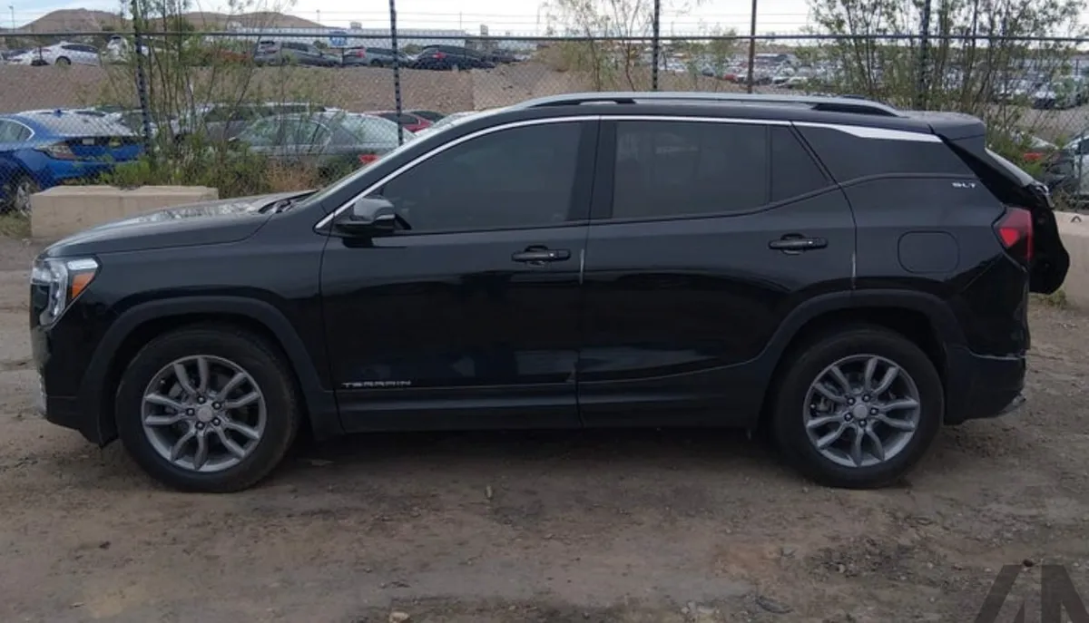 GMC TERRAIN SLT 2023