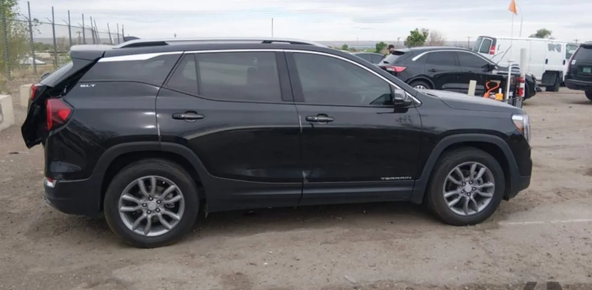 GMC TERRAIN SLT 2023