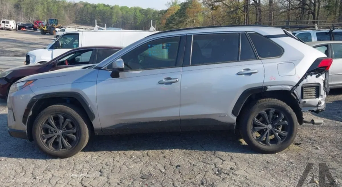 TOYOTA RAV4 SE 2022
