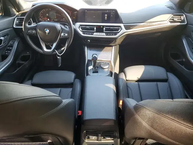 BMW 330XI 2019