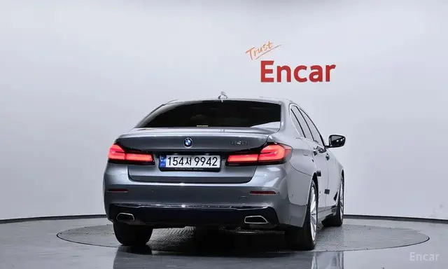 BMW 520I LUXURY 2023