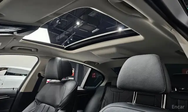 BMW 520I LUXURY 2023
