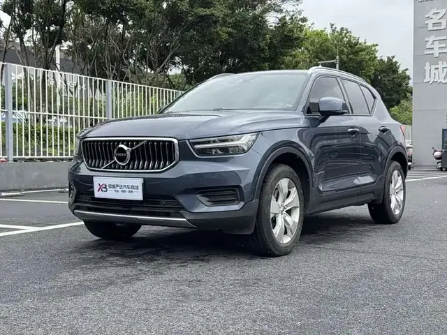 VOLVO XC40 T4 AWD 2022