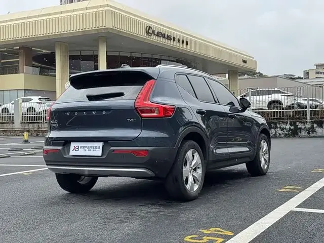 VOLVO XC40 T4 AWD 2022