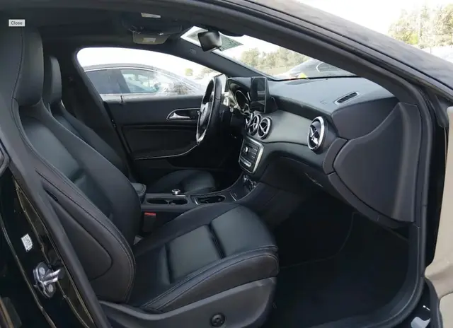 MERCEDES-BENZ CLA 250 2019