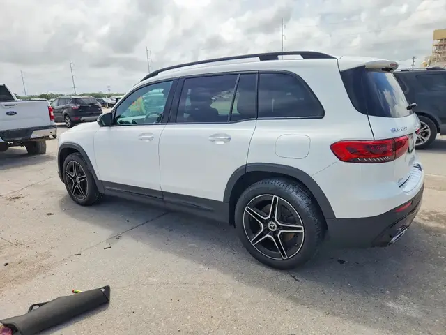 MERCEDES-BENZ GLB 250 2023