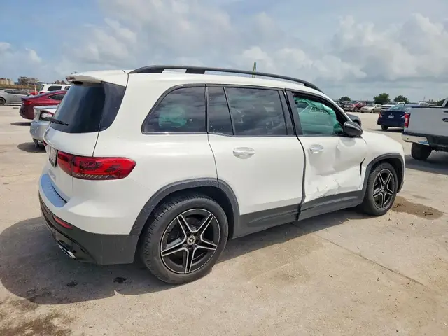 MERCEDES-BENZ GLB 250 2023
