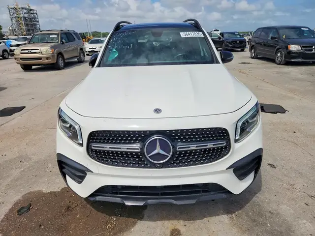 MERCEDES-BENZ GLB 250 2023
