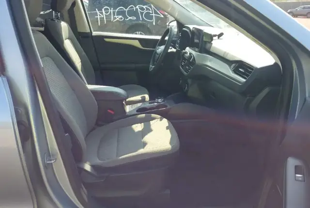 FORD ESCAPE SE 2022