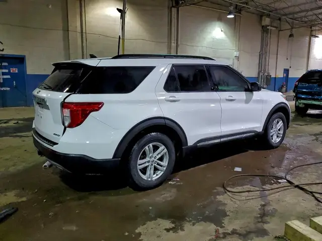 FORD EXPLORER XLT 2021