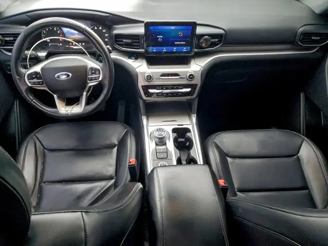 FORD EXPLORER XLT 2021