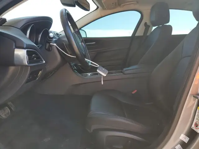 JAGUAR XE PREMIUM 2018